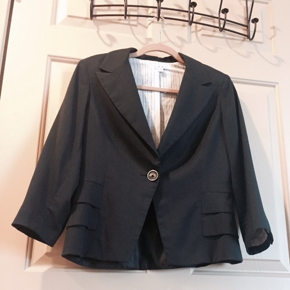 CABI Peplum Blazer with Cotton Lining💝 - Picture 3 of 8